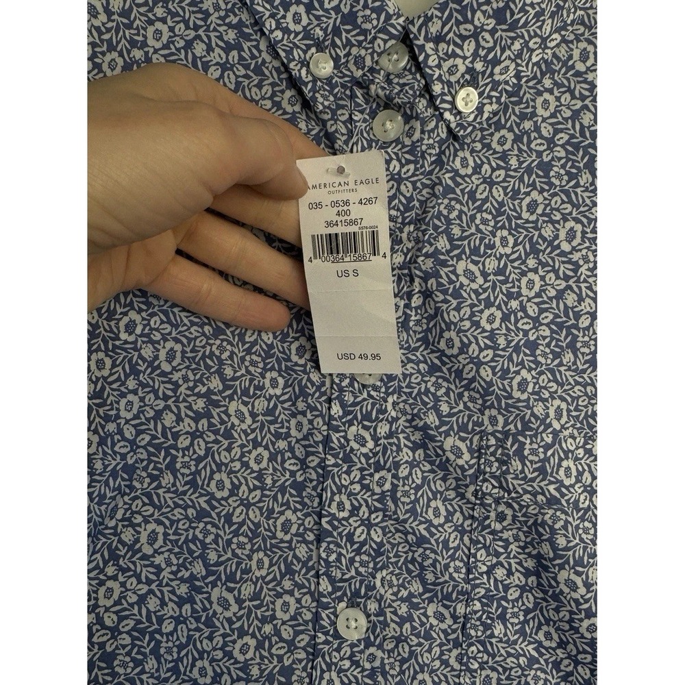 American Eagle NWT 100% Cotton Blue White Floral Print Button-Up Shirt Small - Picture 4 of 16